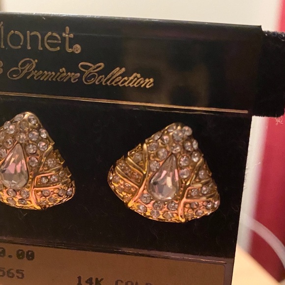 RARE & VINTAGE Monet Premier 14K Gold Post Earrings. NEVER WORN. NWT - Picture 6 of 9